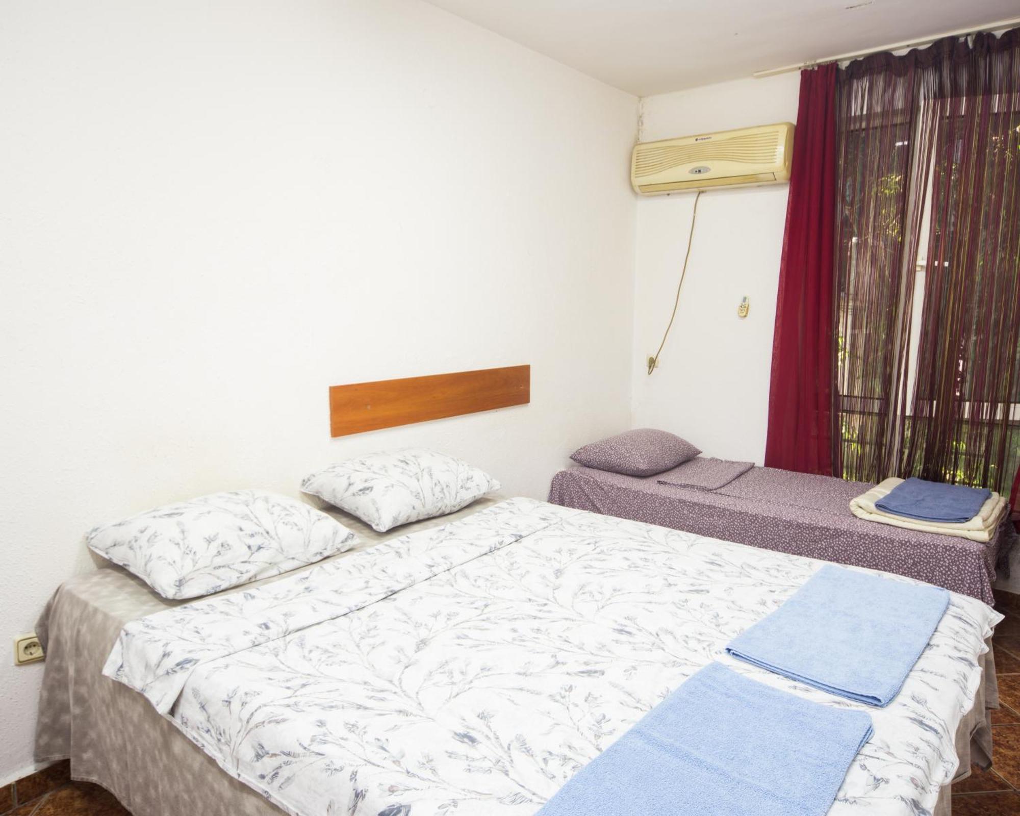 Ferienwohnung Center - Basic Flat - 10 Min To The Beach Burgas City Exterior foto