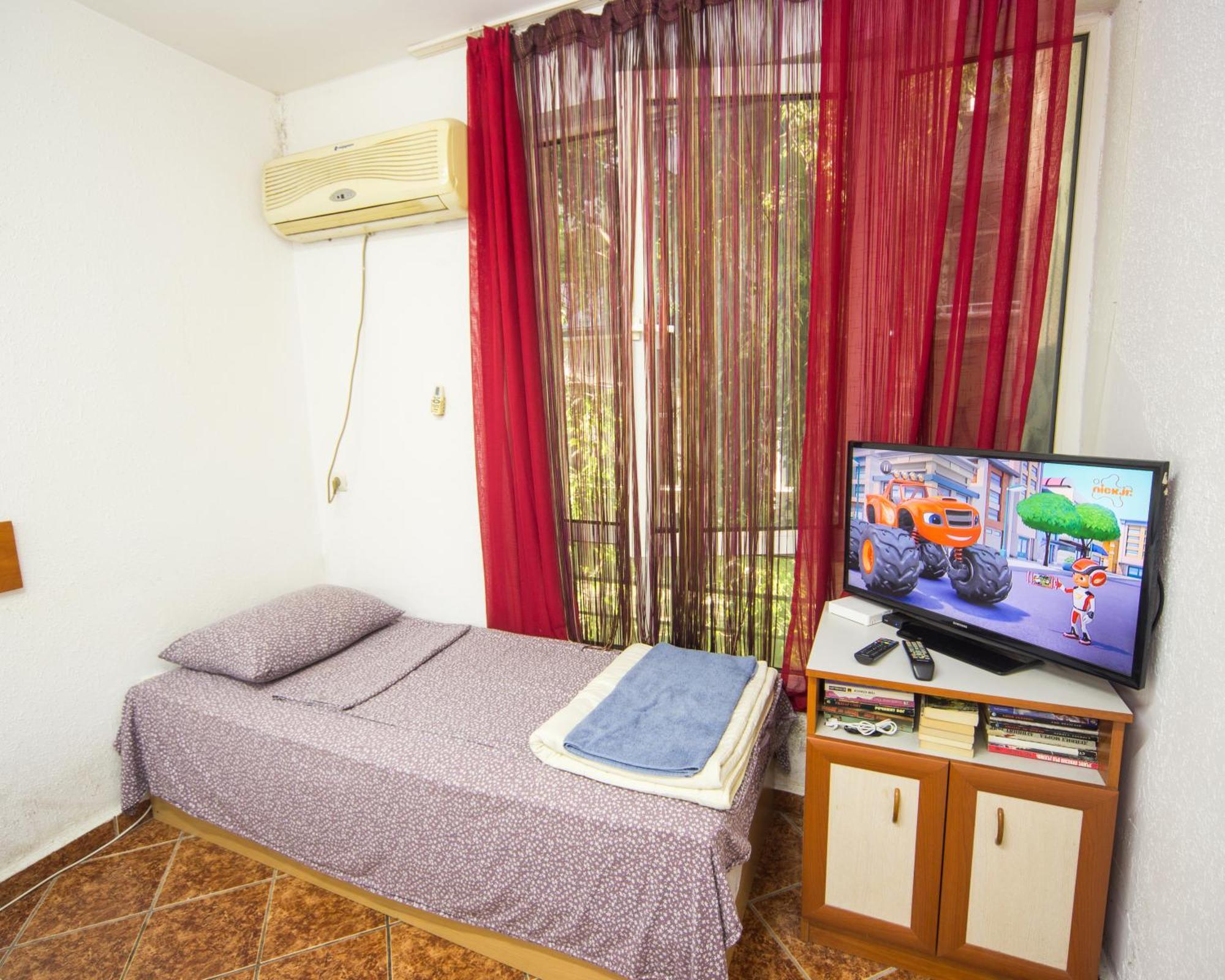 Ferienwohnung Center - Basic Flat - 10 Min To The Beach Burgas City Exterior foto